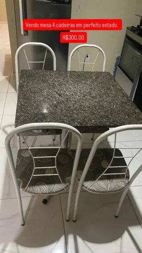 Mesa 4 cadeiras