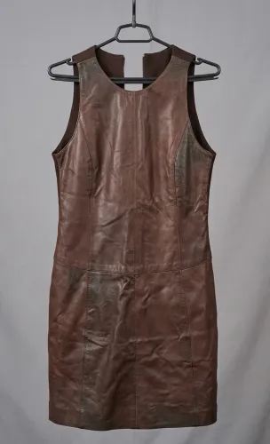Vestido de couro malha