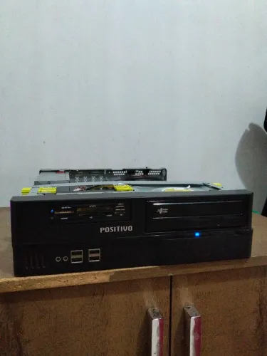 Gabinete Positivo i3