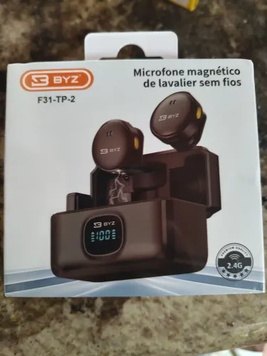 Microfone de lapela byz novo.