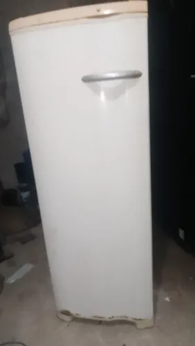 Freezer vertical Eletrolux super