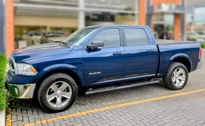 Ram Classic Laramie 5.7 V8 16V Gasolina 4X4 Aut. 2023