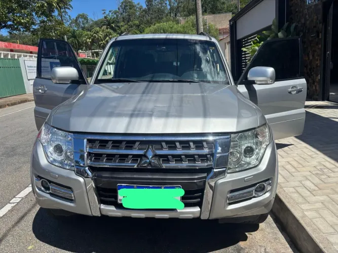 Mitsubishi Pajero HPE Full 3.2 4X4 T.i.dies. 5P AUT 2020