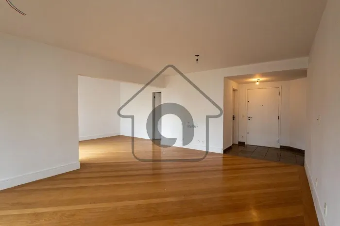 Apartamento de Luxo à Venda ou Locação em Moema, São Paulo-SP: 3 Quartos, 3 Suítes, 1 Sala