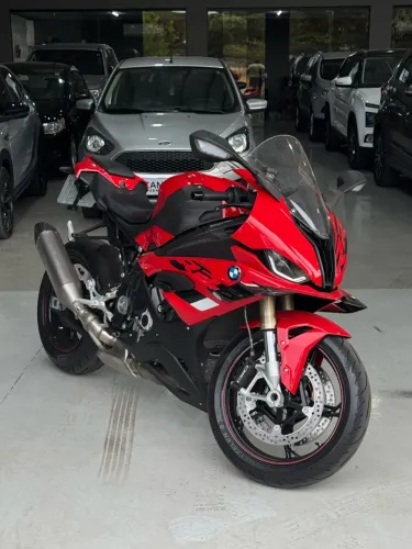 BMW S1000RR 2024 com APENAS 1.500 km
