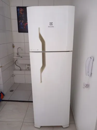 Geladeira Electrolux frosfree duplex DF35A.  799 R$