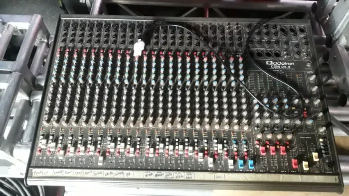Mesa de som analógica Ciclotron CSM 24.4