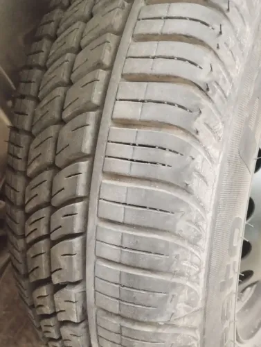 Pneu Pirelli Cinturato P4 175/70 R14