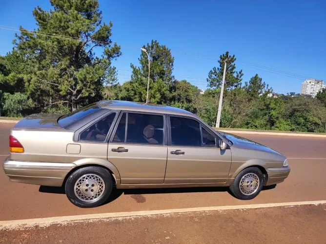 Ford Versailles Ghia 2.0i / 2.0 2P E 4P 1993