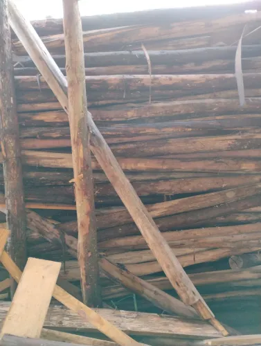 Lote de escoras usadas de 2,70 a 3 mts 