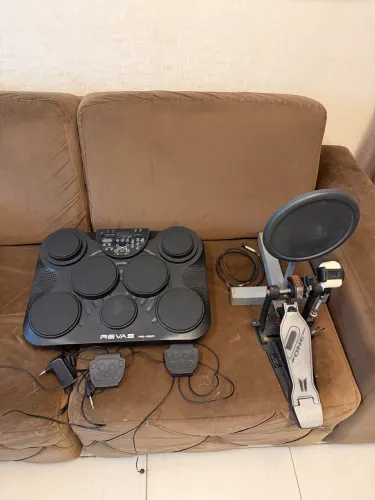 Bateria eletrônica Revas PB-350 + Yamaha TP65 + pedal D One