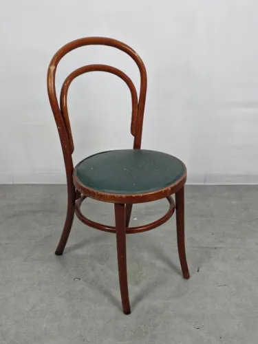Cadeira Solitária Thonart, pequena avaria no aro de baixo, necessario restauro