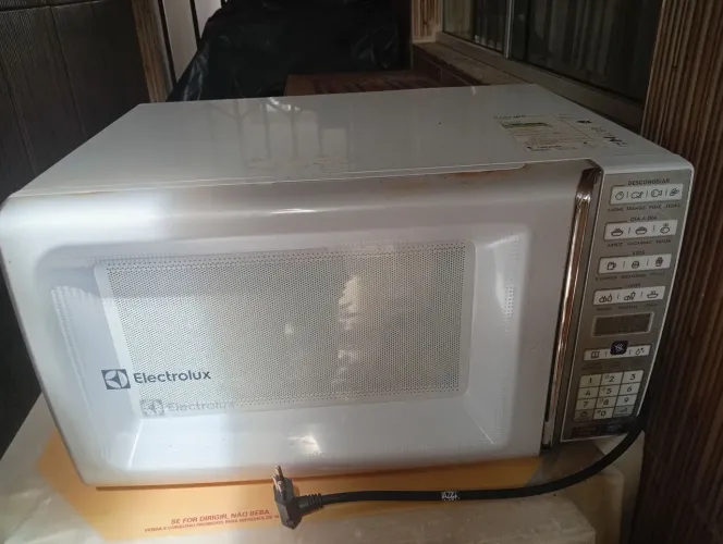 Micro-ondas Electrolux 22 Litros Branco - Usado e Funcionando