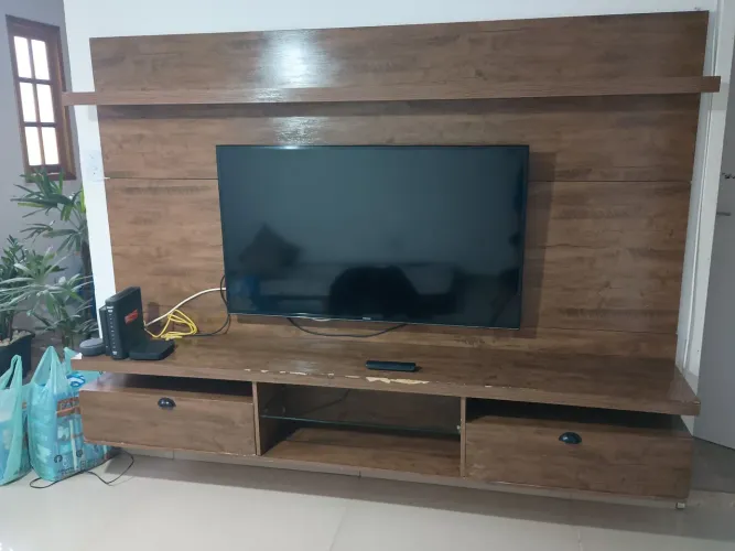Painel madeira com avarias