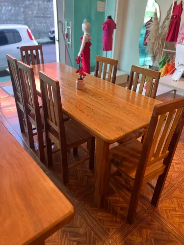 Mesa de jantar Madeira maciça 8 lugares direto de fábrica. Entregamos