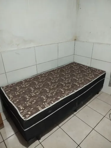 Cama de solteiro + colchão 
