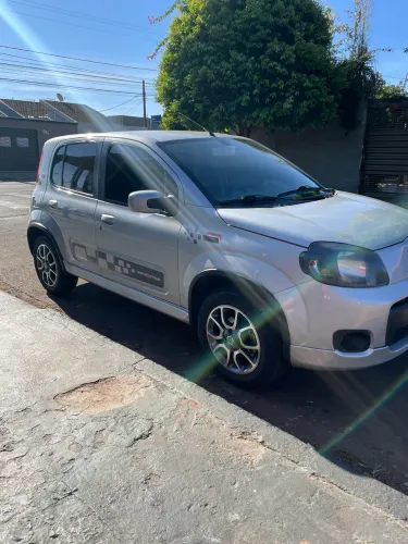 Fiat Uno Sporting 1.4 EVO Fire Flex 8V 4P 2012