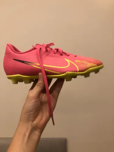 Chuteira tamanho 34 oficial Nike