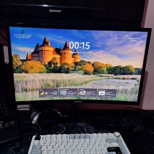 Monitor Gamer Samsung Odyssey 24 Curvo 144Hz / 1ms - Na Caixa