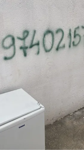 Vendo 2 bancadas de pia granito medidas 1,8 metros cada