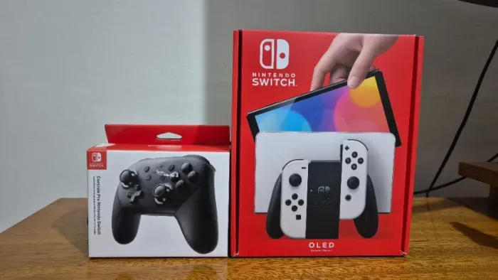 Nintendo Switch OLED + Switch Pro Controller