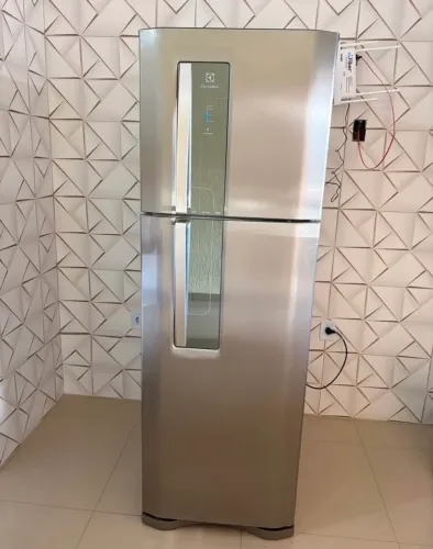 Geladeira Electrolux inox 402 litros 
