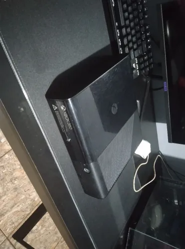 Xbox360 slim rgh,2 controles, kinect,baterias recarregáveis,jogos em dvds e no HD 256 gb