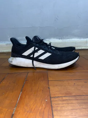 Tenis adidas 