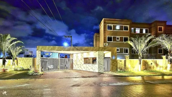 Apartamento térreo com piscina privativa