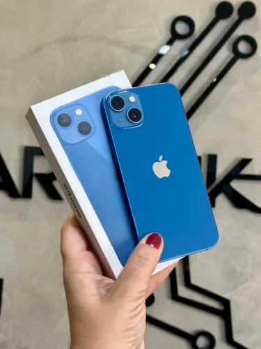  iPhone 13 Blue - 128GB  Bateria: 86% (Completo)