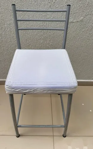 Cadeira Metálica com Assento Estofado
