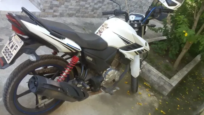 YAMAHA FAZER 150 2014/2015 Documentos tudo certo, não tem passagem por leilão