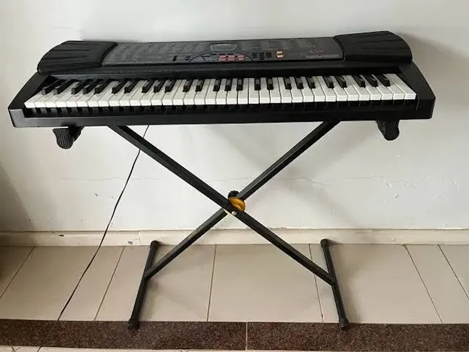 Teclado Sandy e Junior com suporte