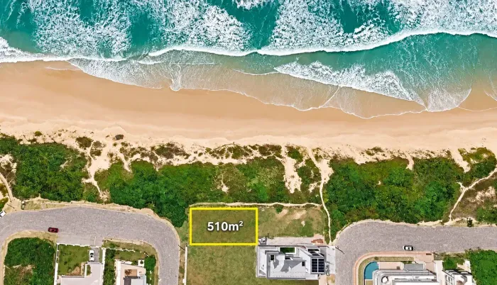 Imóvel para venda possui 510 metros quadrados em Pântano do Sul - Florianópolis - SC