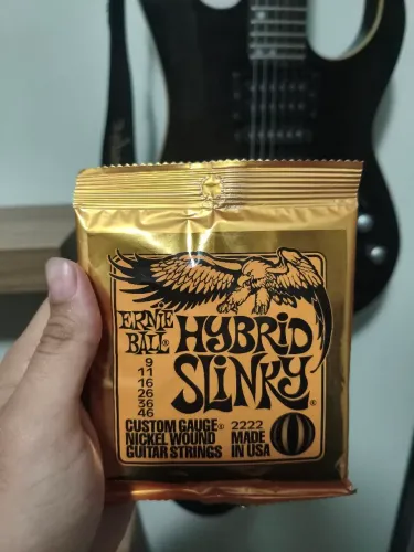 Cordas Ernie Ball Hibryd (lacrada)