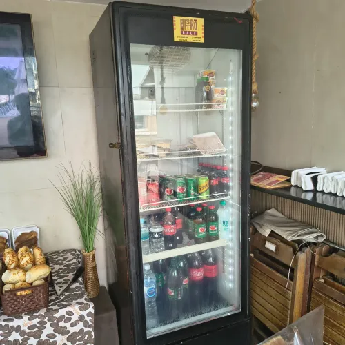 VENDO EXPOSITOR DE BEBIDAS