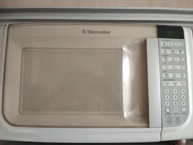 Vendo Microondas Eletrolux 30 litros