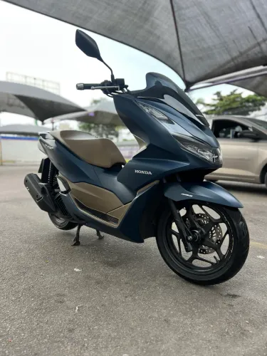 VENDO HONDA PCX DLX 2024 KM16.000 TOP DE LINHA