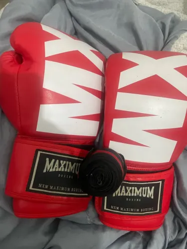LUVA MUAY THAI 12oz MAXIMUM + 2 SHORTS E BANDAGEM SPANK