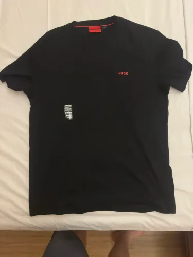 Camiseta Hugo Boss preta básica