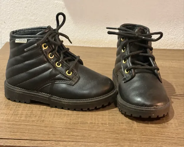 Vendo bota infantil