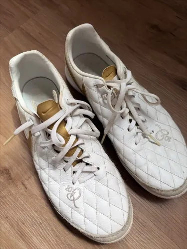 Tênis futsal Nike Tiempo X R10