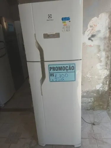 Electrolux Frost Free top gelando muito