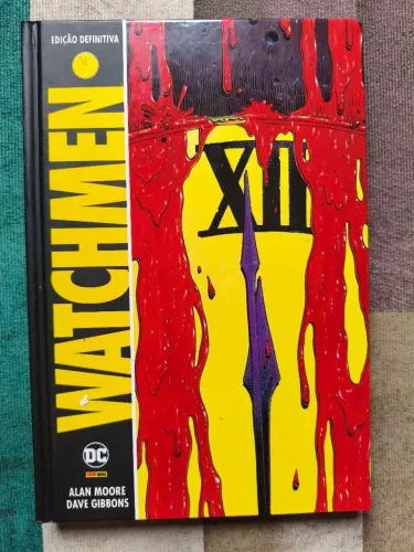 Watchmen Alan Moore e Gibbons HQ quadrinho capa dura 