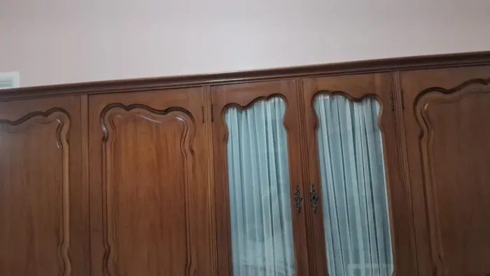 ARMÁRIO  EM PEROBA MACIÇA ESTILO CLASSICO COLONIAL