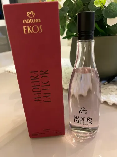 Perfume Natura - Madeira em Flor
