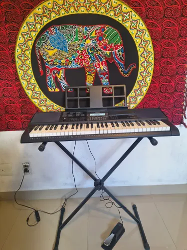 Teclado Casio CT-X800 + Suporte + Pedal Sustain (Estado de Novo!)