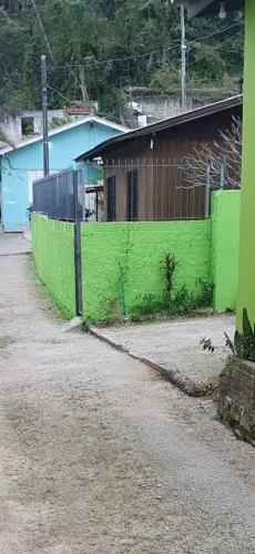 Casa Carvoeira (próximo a UFSC ) - R$2.500,00.