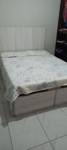 Cama box com cabeceira e painel