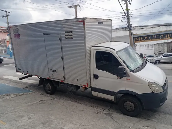 Caminhonete Iveco 35S14
